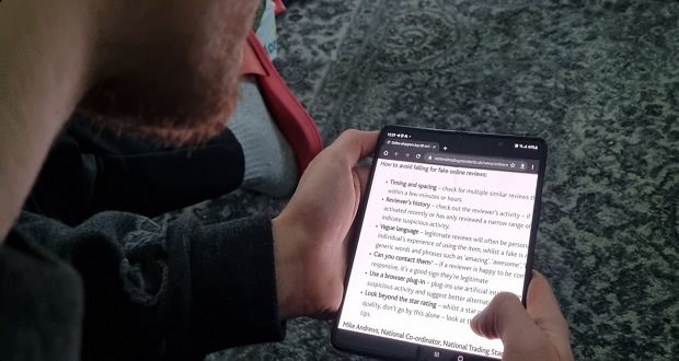 Sales shoppers warned about fake online reviews