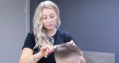 Klinta Jones, Barber nsrm