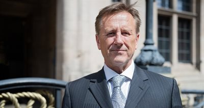 Martin Murray cabinet photo