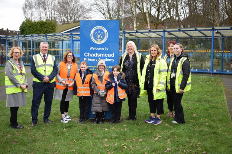 Tony Screen with children and staff from Chadsmead School