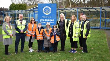 Tony Screen with children and staff from Chadsmead School